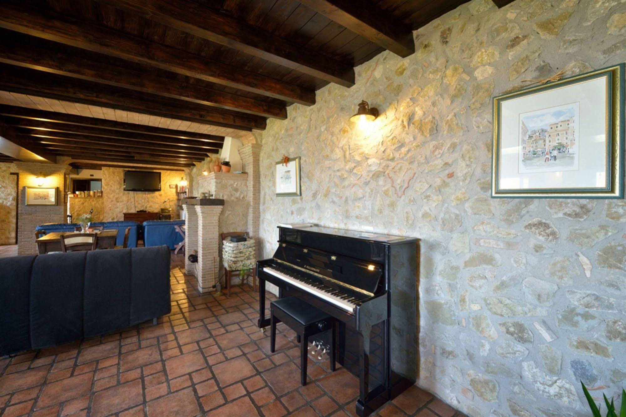 Aparthotel Il Casale Delle Ginestre Castel San Pietro Romano Exteriér fotografie